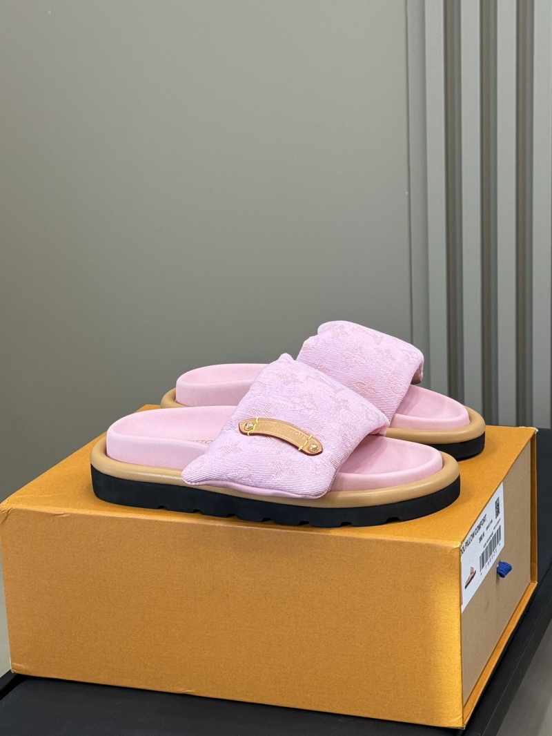 l0vis Vvtt0n slippers